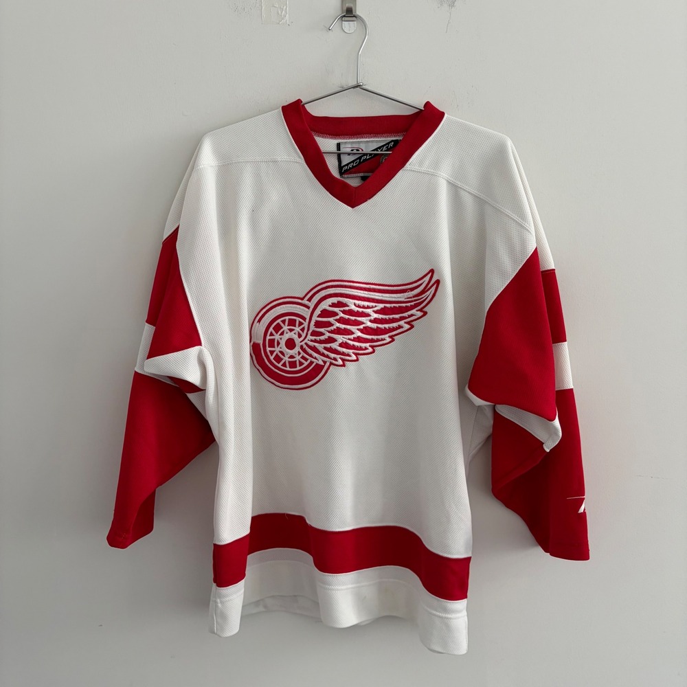 Vintage Detroit Red Wings Pro Player NHL Jersey White Red Mens Medium